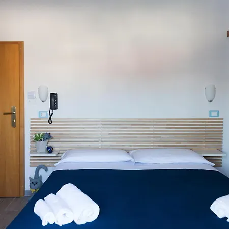 فندق Jolie 2*