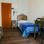 Jolie Hotel