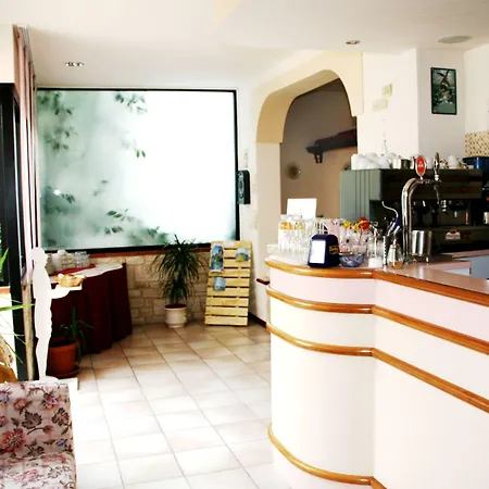 Jolie Hotel 2*