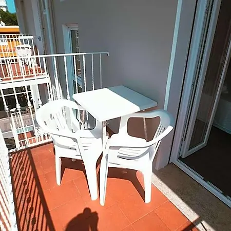 Jolie Hotel